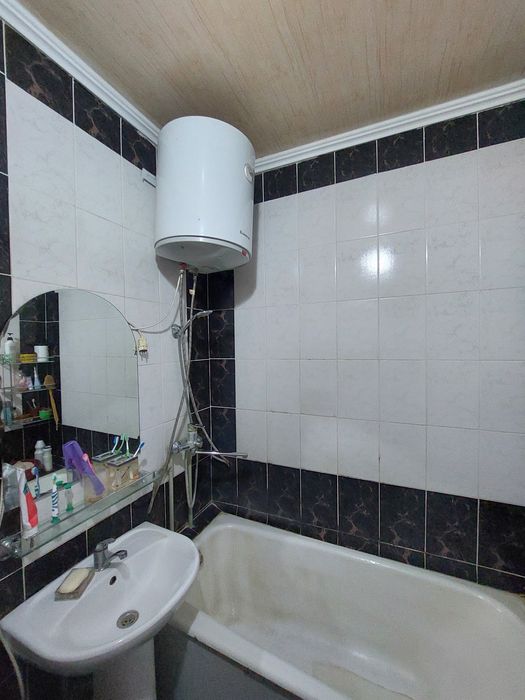 Продаёт 4х комнатная квартира