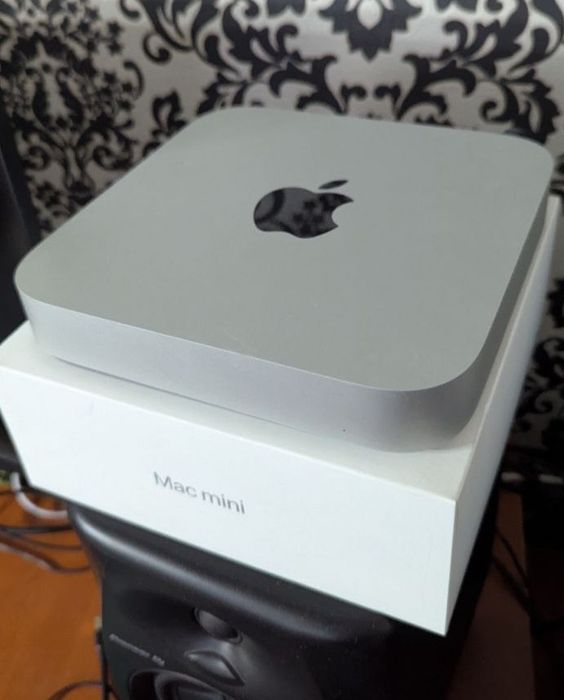 Продам Mac mini 8/512 gb , процессор m1