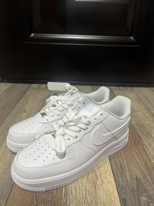 Nike Air Force 1 TRIPLE WHITE, marimea 42 (NOI)