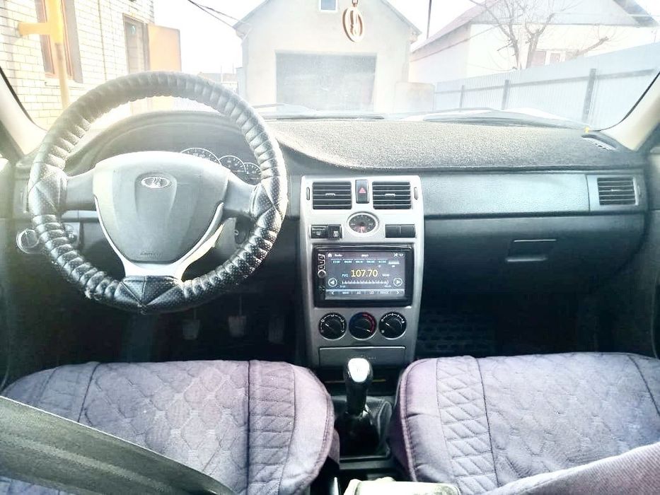 Продам Приору 2012 г