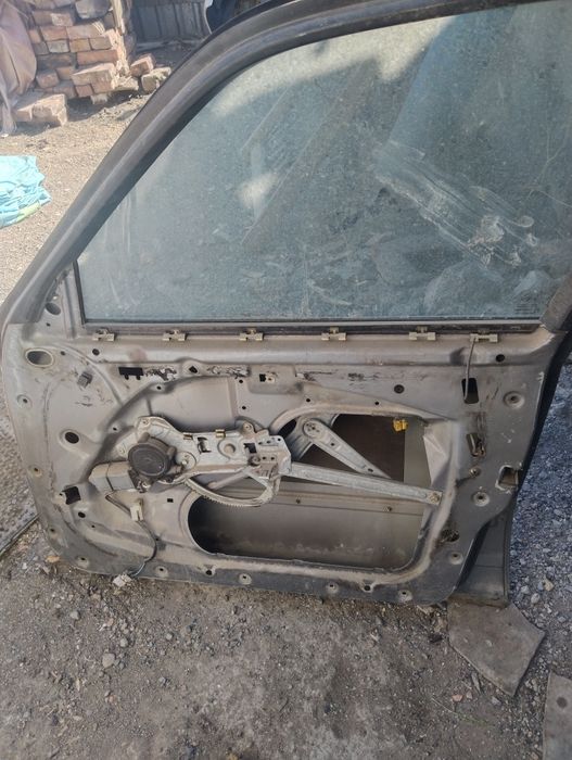 Дверь BMW  состояние  хорошое