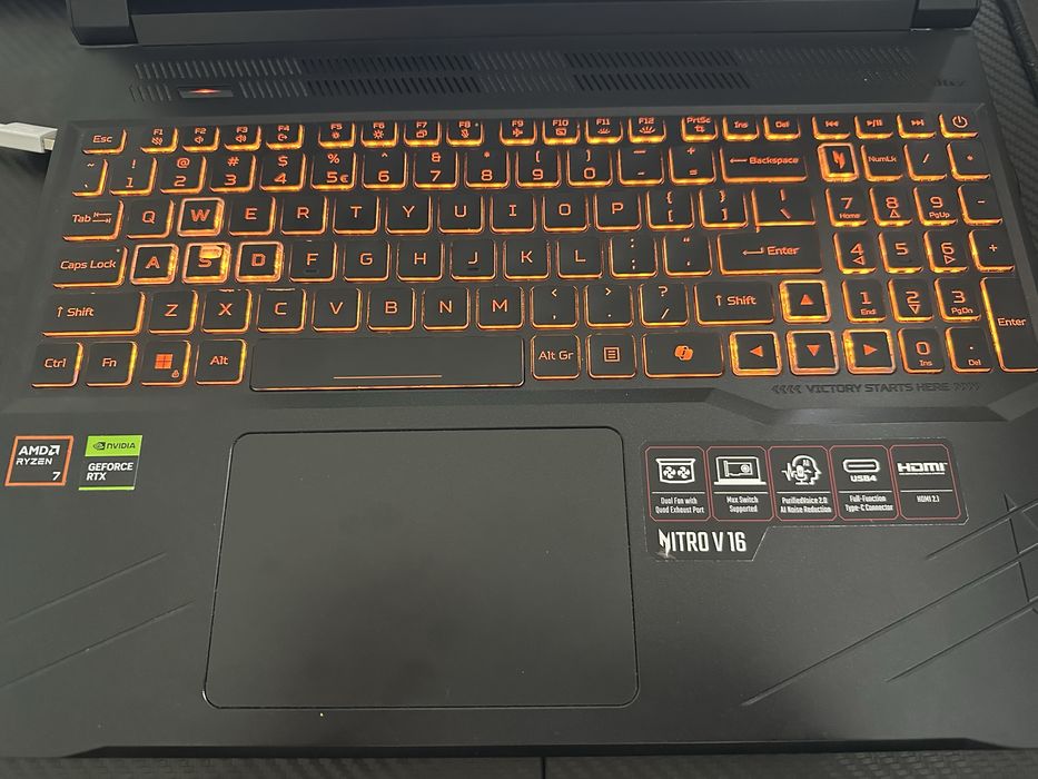 Acer Nitro V16 !!!