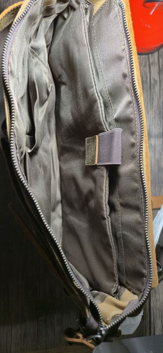 UrbanBag geantă de umăr din piele naturală și material textil cerat Urban Bag Zvolen – Maro