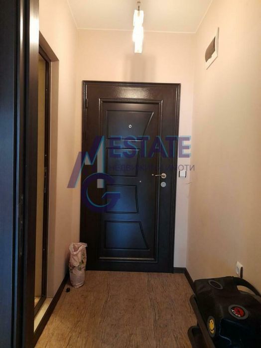 Просторен едностаен апартамент в гр. Бургас - Славейков.