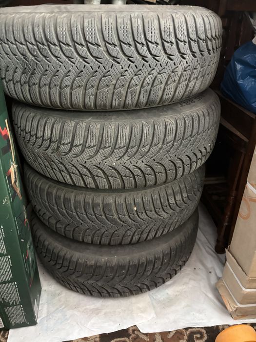 Продавам зимни гуми с джанти 185/65/15