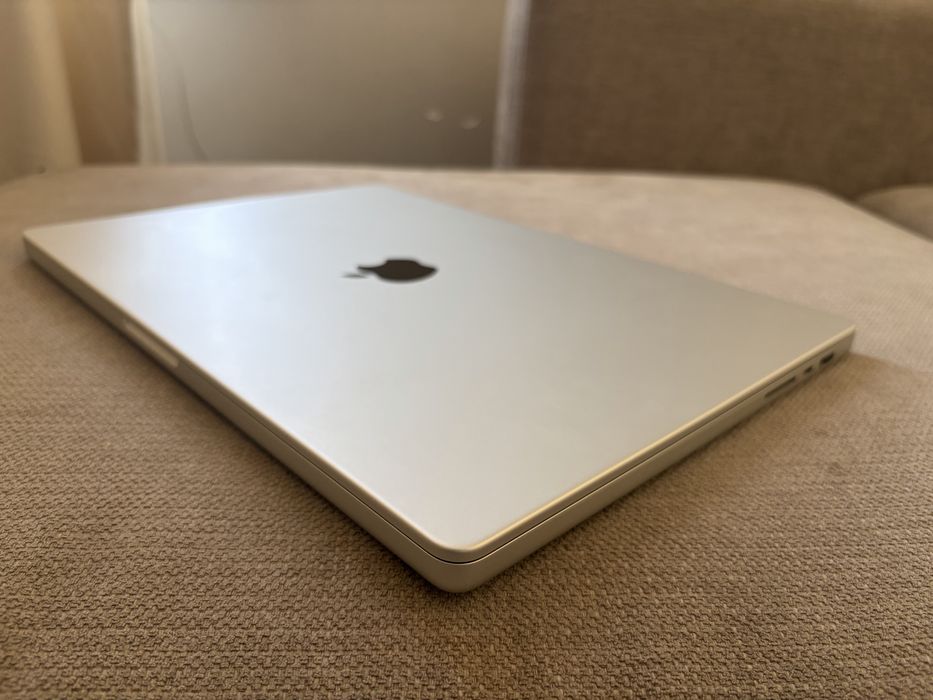 MacBook Pro 16″ (2023) Silver — Apple M2 Pro, 16 ГБ, 1 ТБ