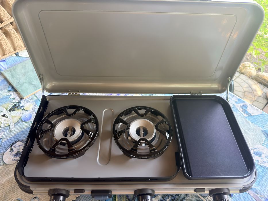 Campingaz Camping Kitchen 2 Multi-Cook, cu o putere de 4500 W.