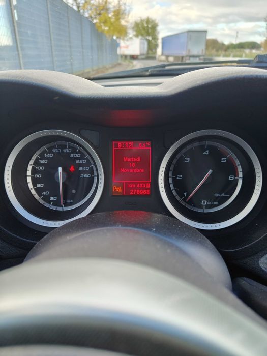 Vând Alfa Romeo 159