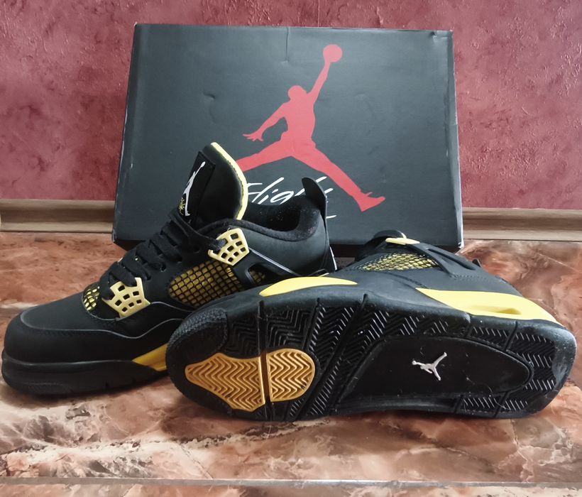 Air Jordan 4 Retro “Yellow Thunder”
