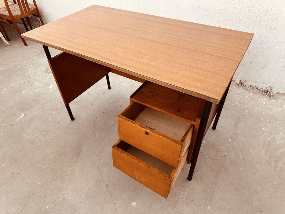 Винтидж италианско бюро Mid-Century Modern – 60/70-те години