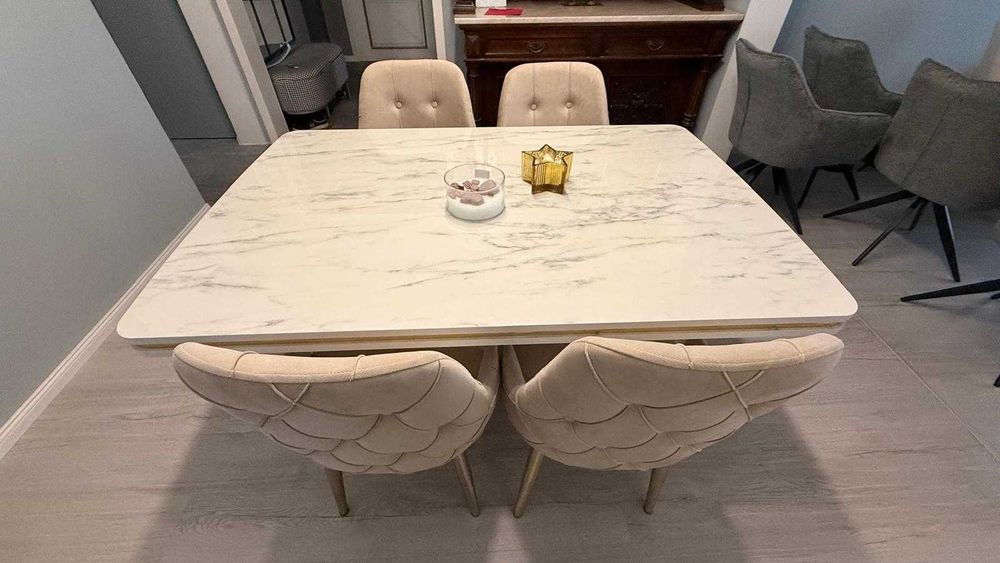 Трапезна маса със столове