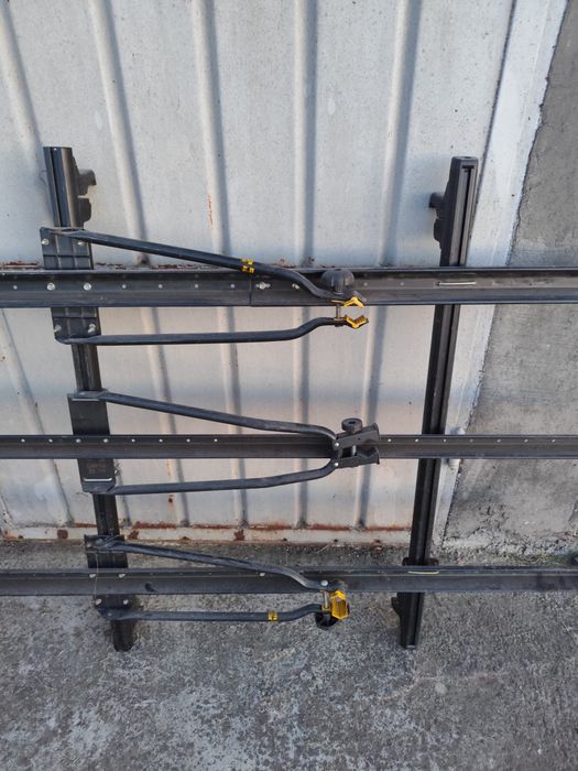 Vand suporti bicicleta cu prindere pe bare transversale