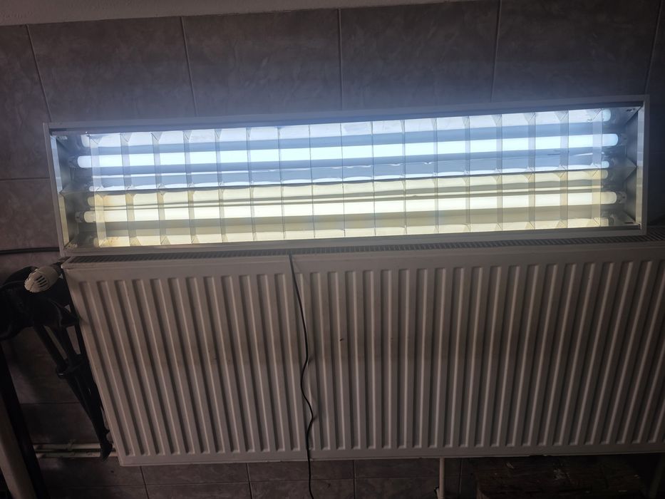 Corp de iluminat cu neon