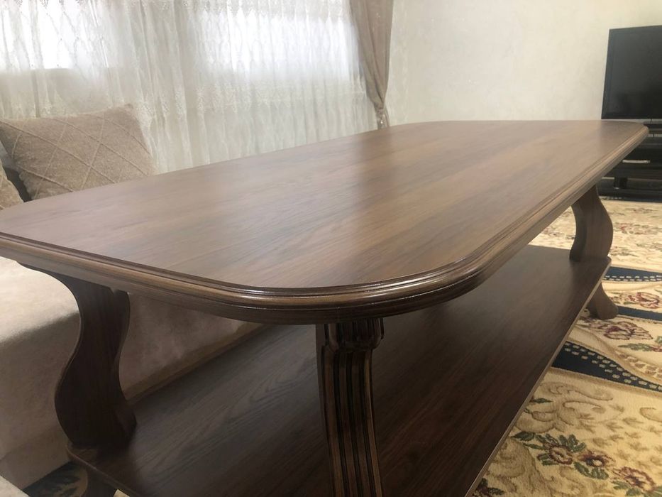 Stol, holati yangi, sifati a'lo, foydalanilmagan