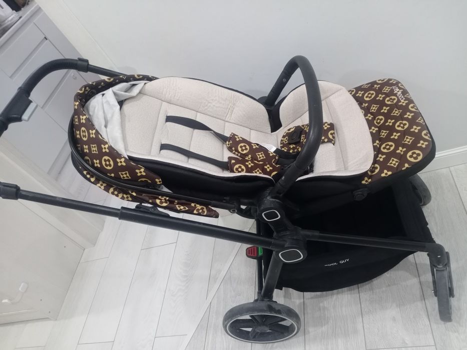 продам прогулочную коляску