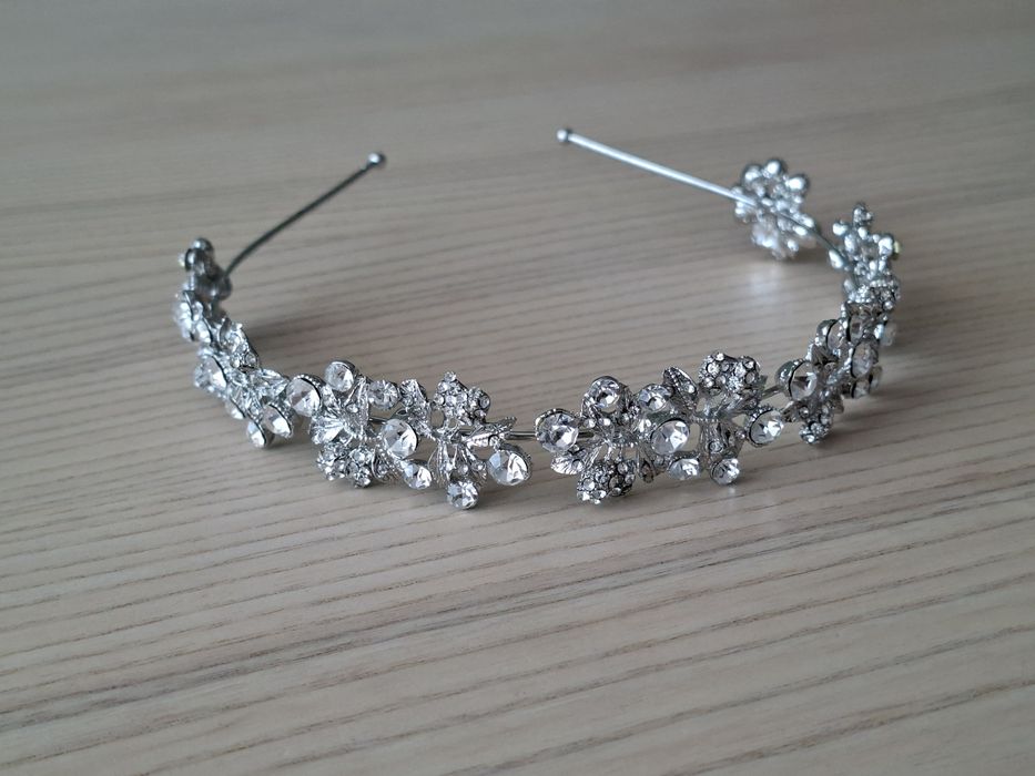 Accesoriu par cu pietre