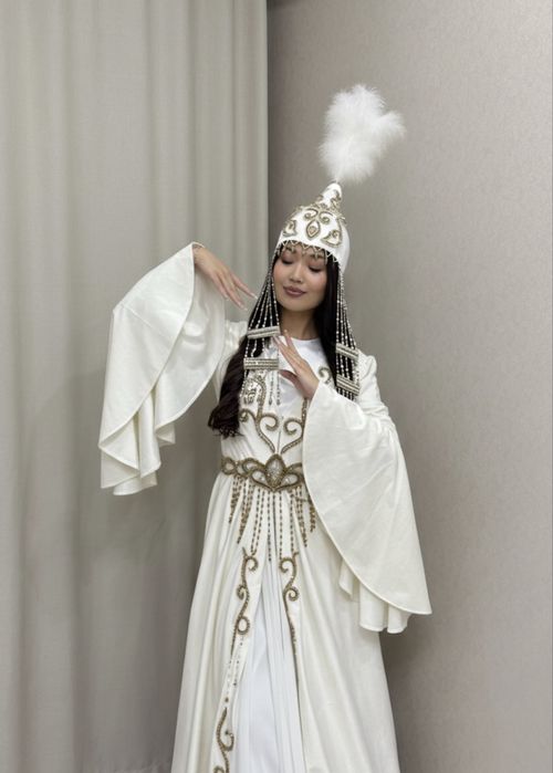 Платье на узату девушки