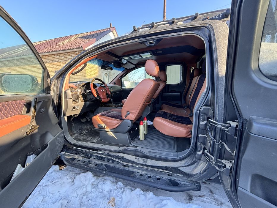 Nissan titan pick up
