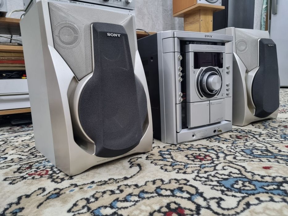 Музыкальный центр сони Gnz 5 D