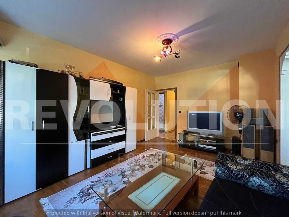 Просторен четиристаен апартамент в кв. Боян Българанов, гр. Шумен!