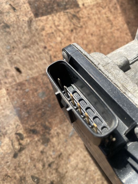 Дроселова клапа за тойота ярис 1.3 бензин 86кс