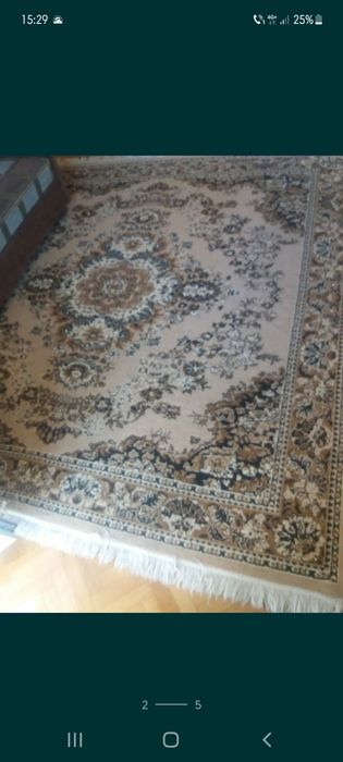 Vand carpete cu/ fara ciucuri, si dormitor