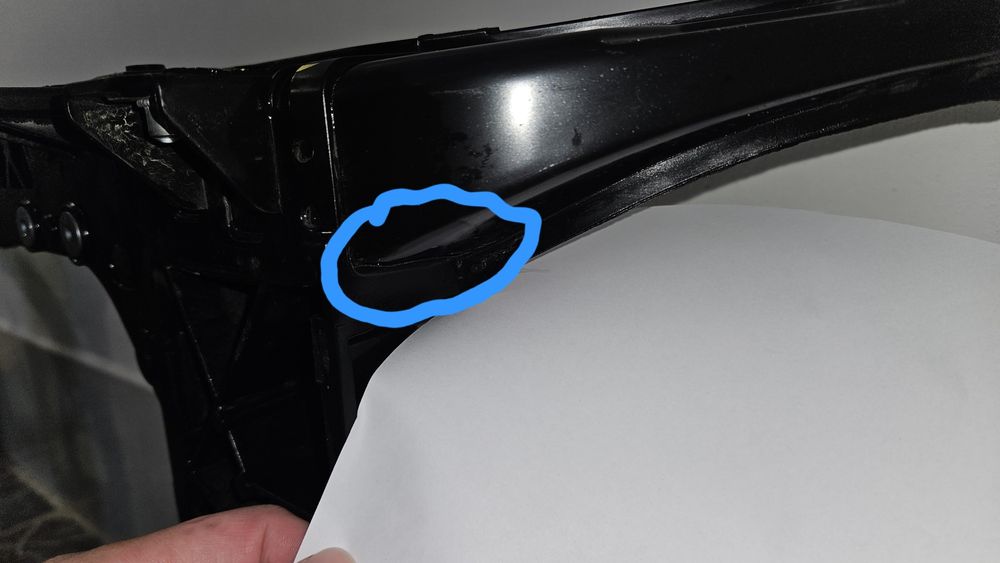 Продам телевизор (суппорт радиатора)