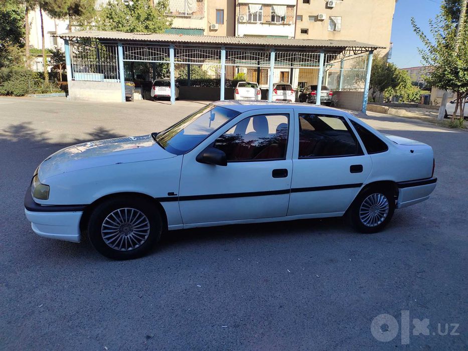 Opel Vectra 1.8 Sotiladi
