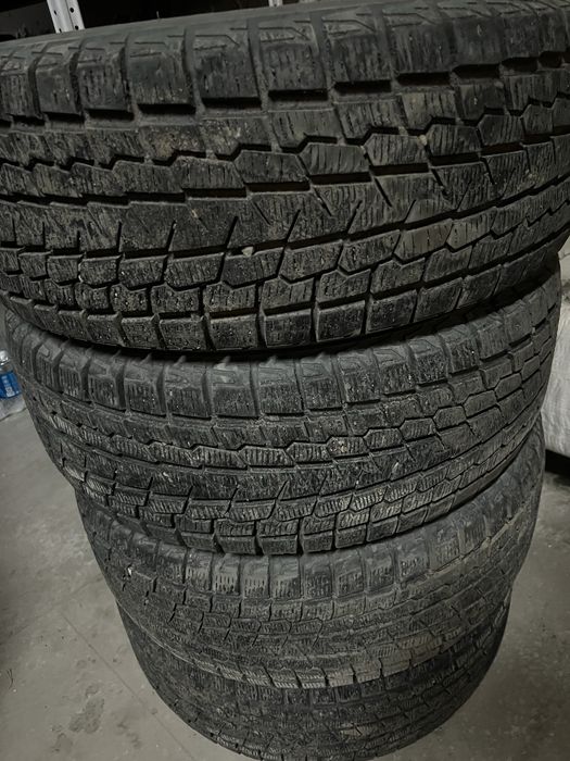 Продам зимние шины Yokohama