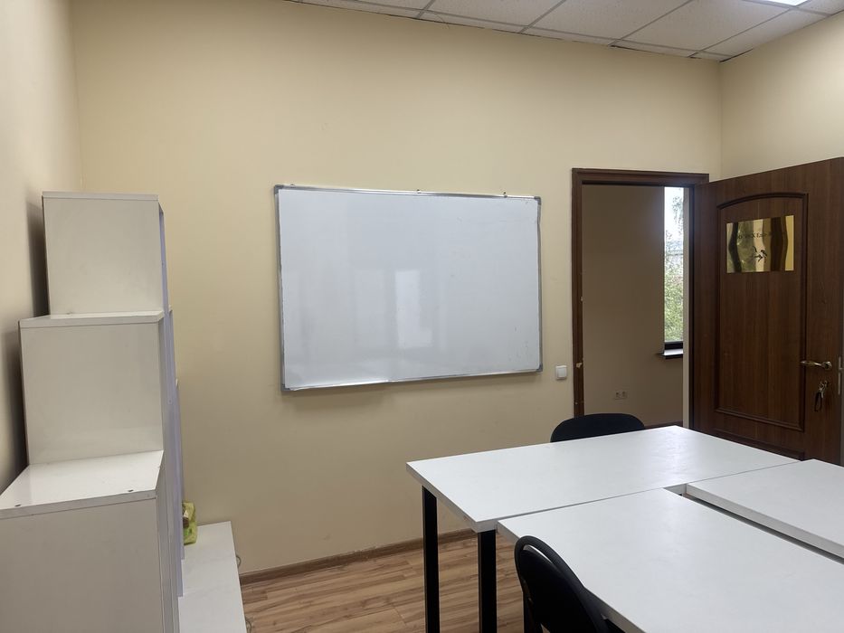 Кабинет в аренду в проходимом месте