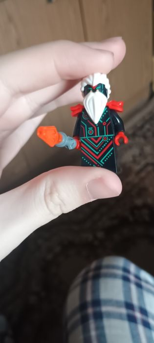 Figurine lego Ninjago dau la schimb (trade) caut persoane serioase pentru schimb (trade) și dacă aveți o nelămurire să-mi scrieți tot în privat .!.!.!