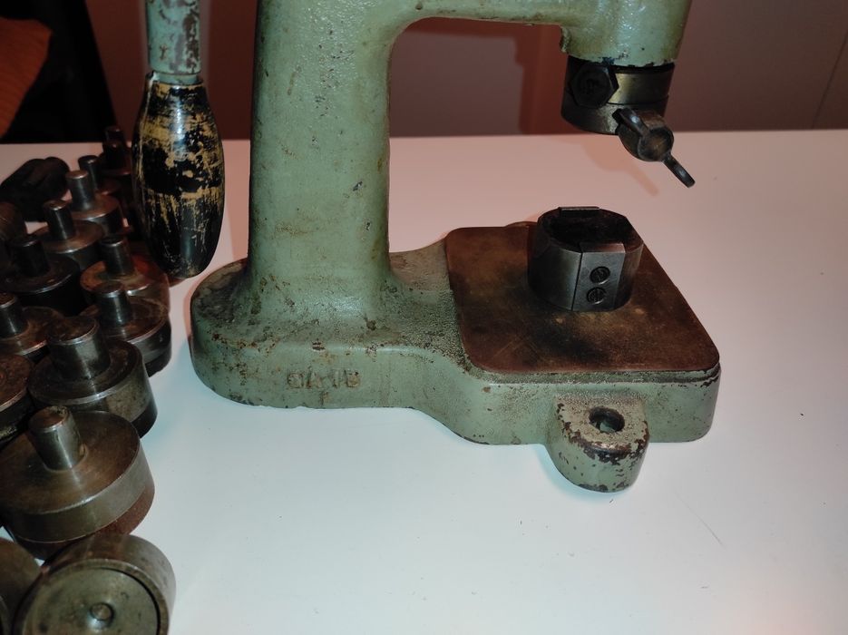 Немска ретро текстилна преса – над 10 кг, с много приставки