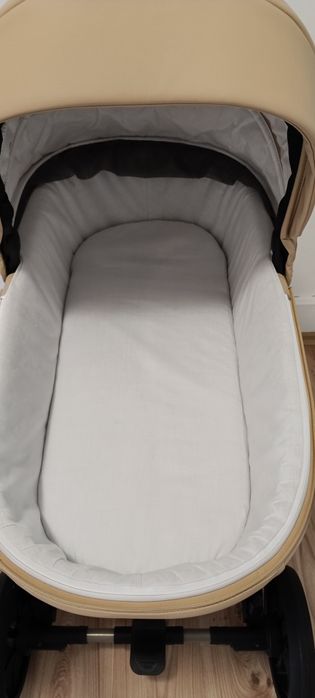 Бебешка количка Tutis