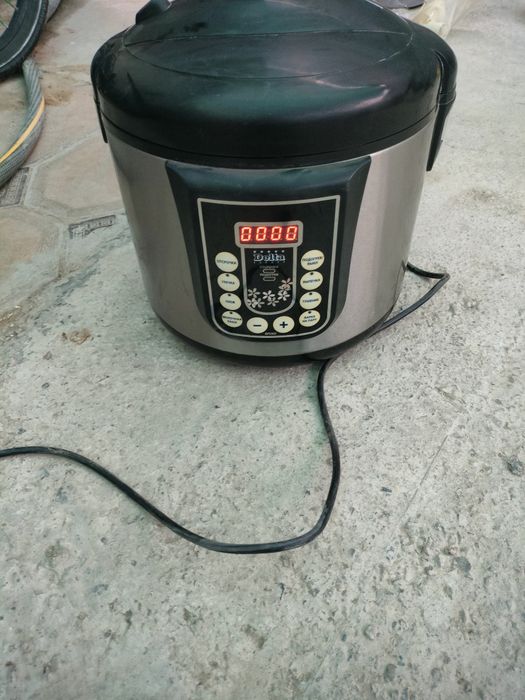 Продаеться мултиварка