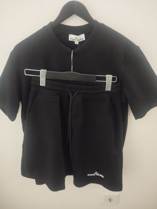 Stone island Спортни екипи.Пролетни и летни (къс ръкав къси панталони)