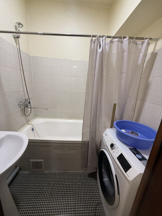 Сергели 8 чи худуд 3 хона аренда боллар 5 та  еки оила еки иностран