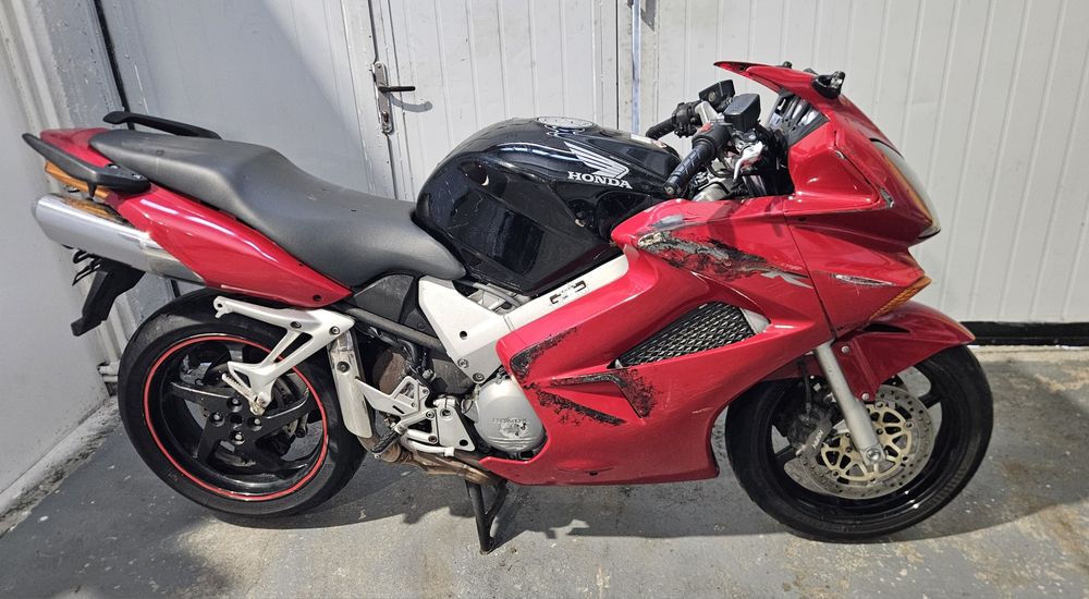 Honda vfr800 avariat