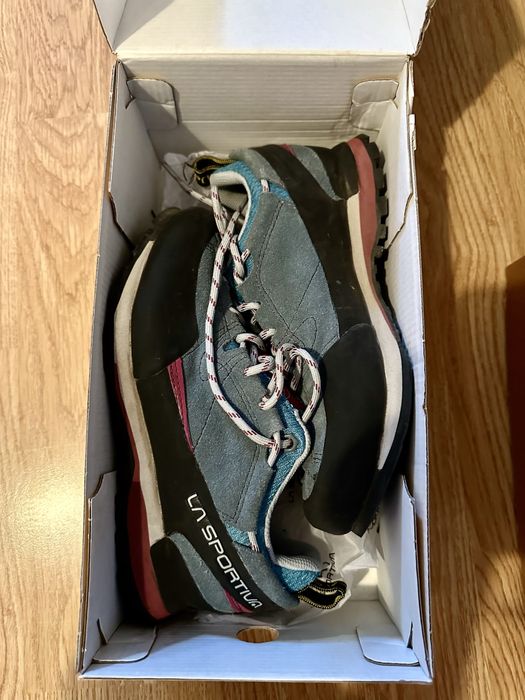 Нови LaSportiva, н. 39.5, обувки за трекинг