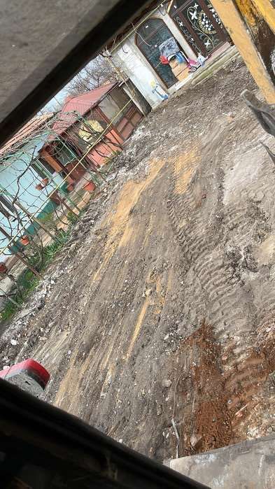 Transport nisip/ inchiriez buldoexcavator/camion