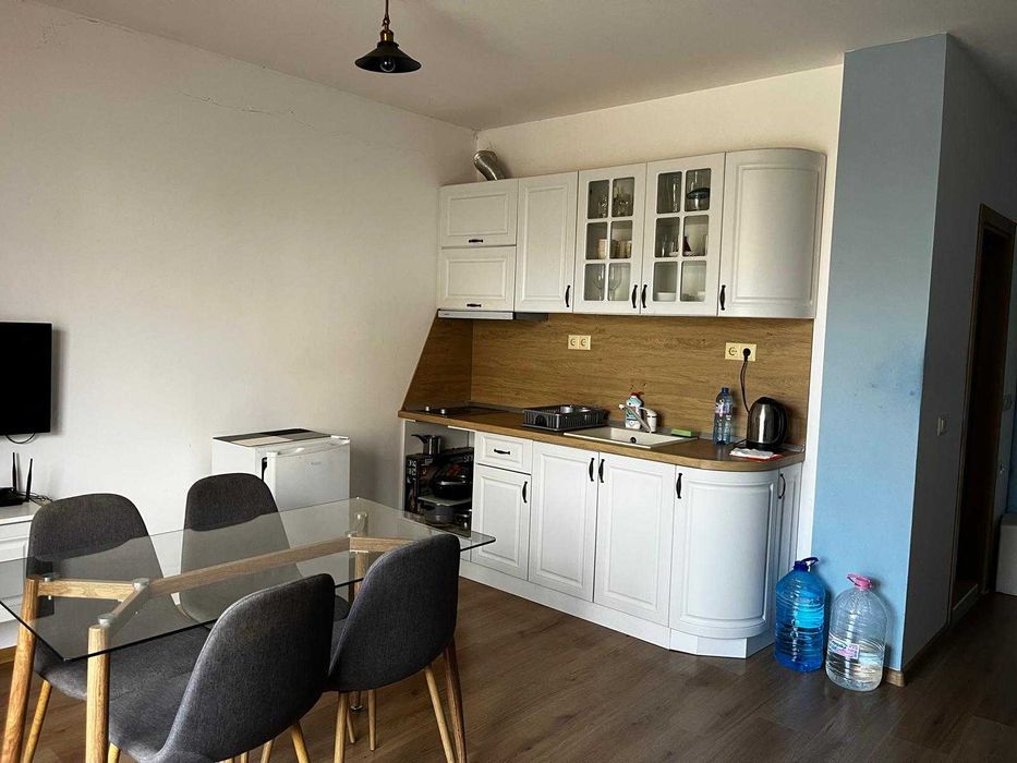 Студио с дворче в Бяла