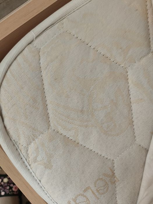 Продам 2-х спальную кровать с матрасом