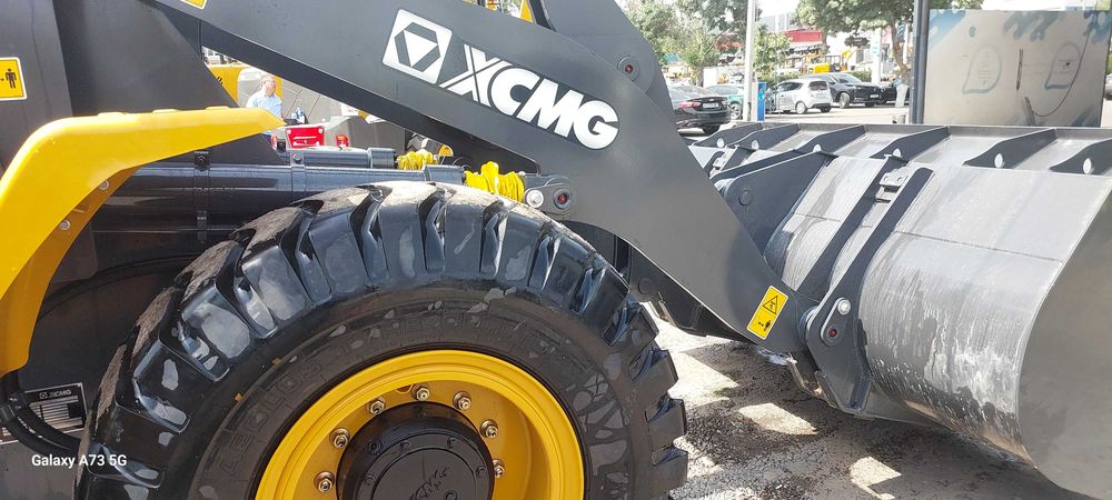 Продаем Погрузчик XCMG XC938 2,1 КУБ ДЖОСТИК