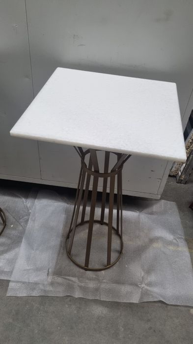 Suport metalic cu blat de marmură