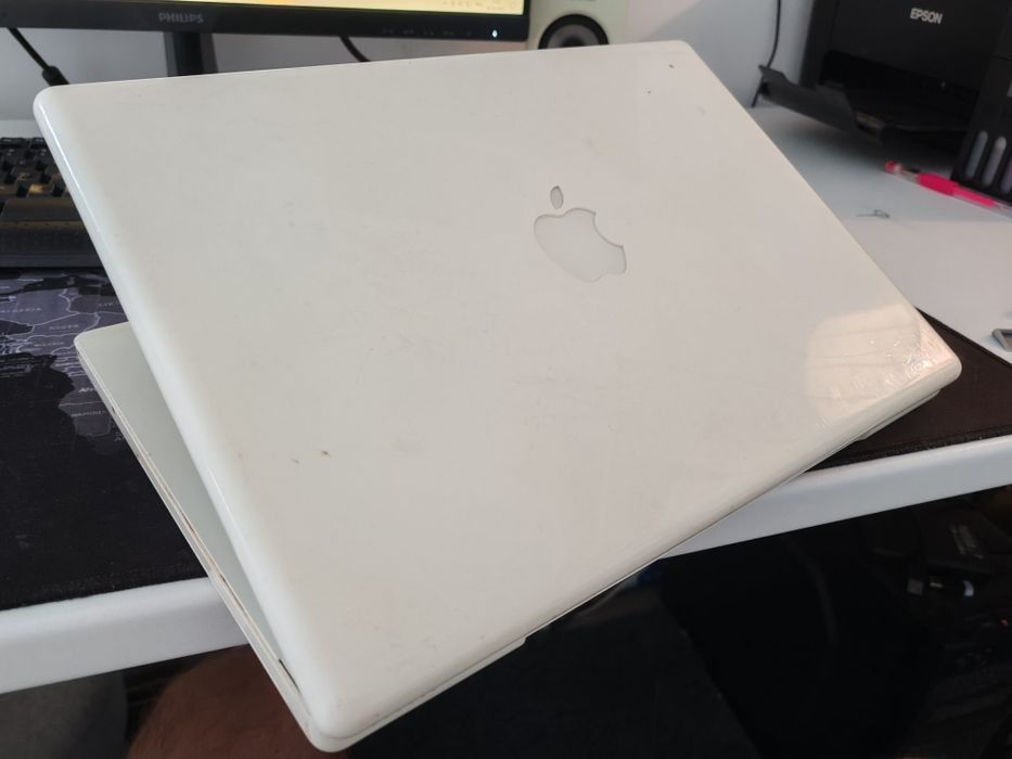 Apple MacBook 13.3 model A 1181