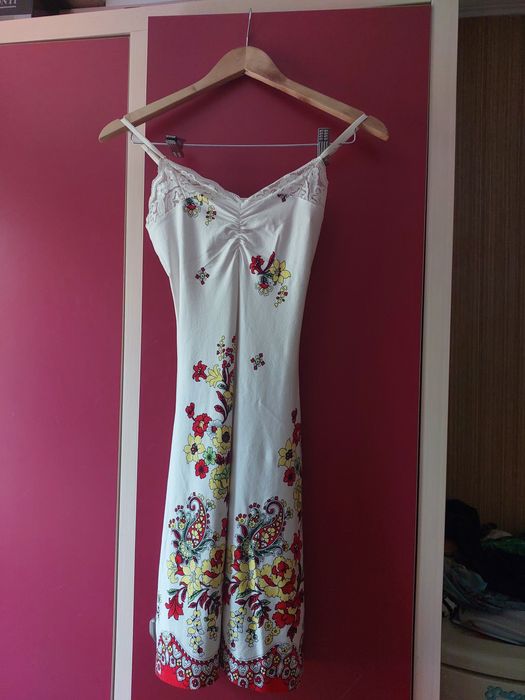 Белое летнее платье