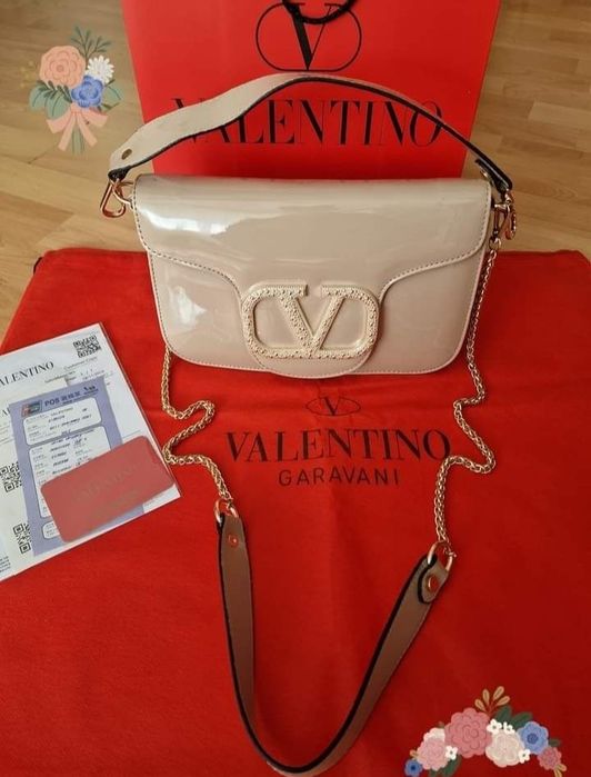 Geanta nude Valentino, logo metalic, saculet, etichetă