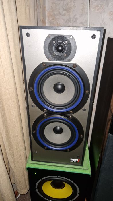 Vand boxe B&W DM220I
