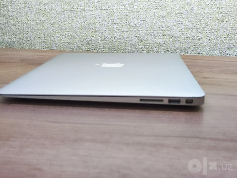 Mackbook Air  2011 год
