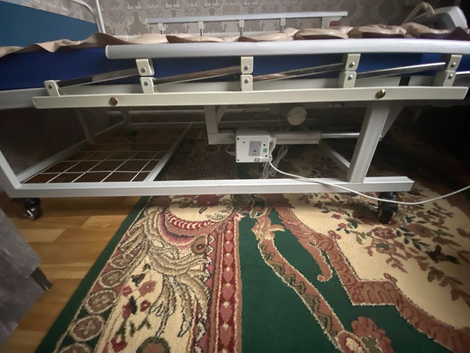 Медицинская кровать