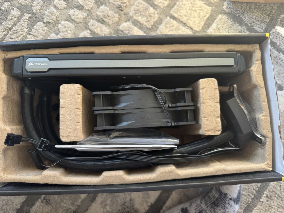 Corsair H115i 280mm водно охлаждане (AIO) за процесор